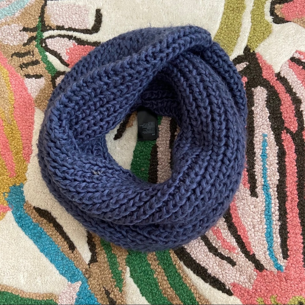 H&M Infinity Scarf - Picture 2 of 4